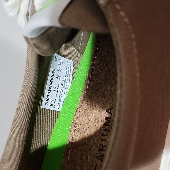 Sz 10 Cariuma Burnt Sand Canvas Thread Sneaker - Picture 7 of 11
